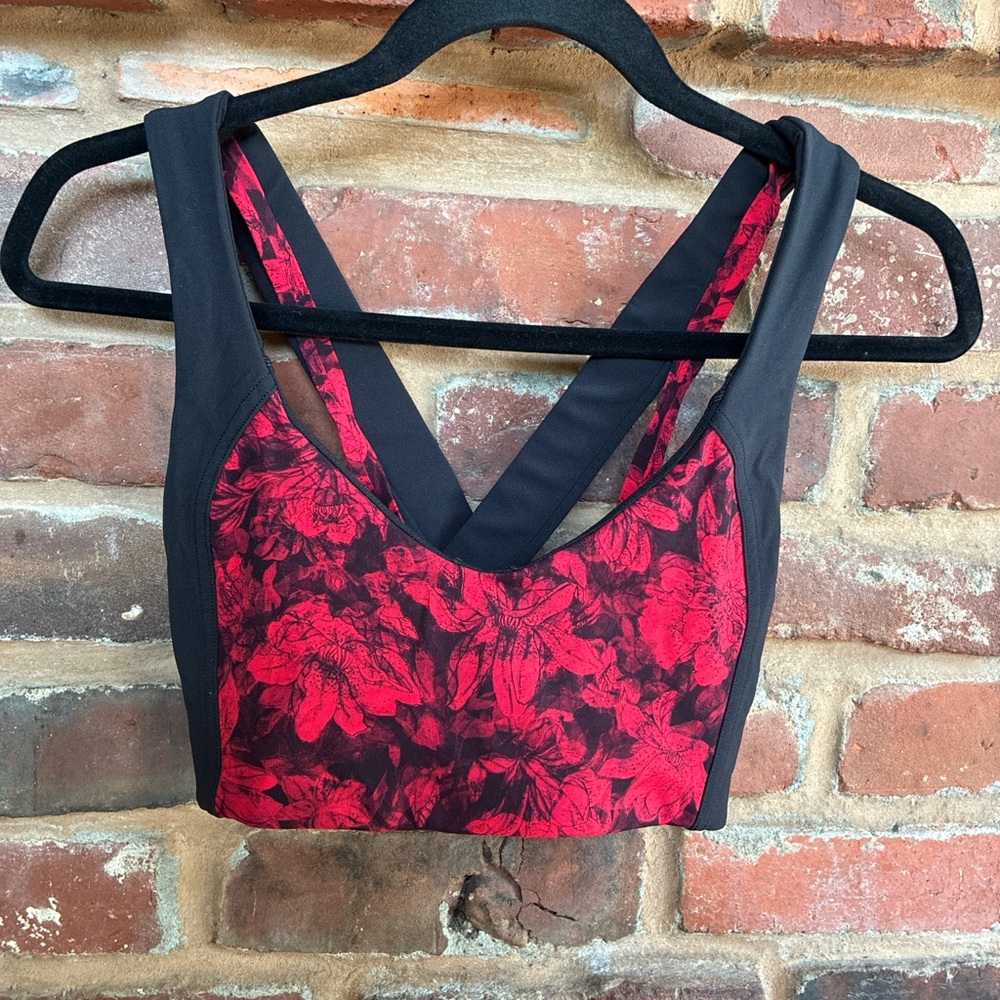 Lululemon Sweat Times Sports Bra 6 Black Red